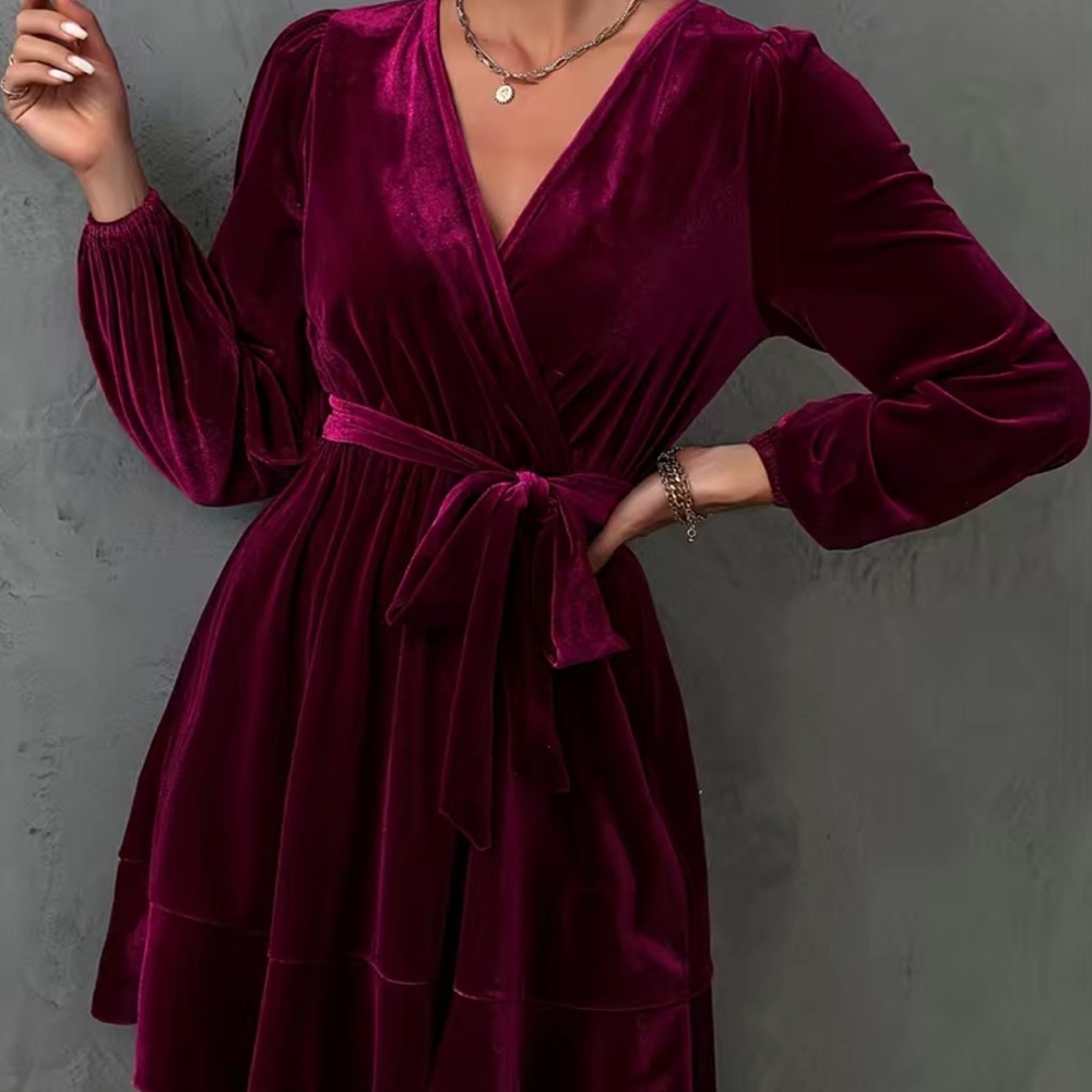 ❤️‍🔥Beautiful Cranberry Velvet Wrap Dress